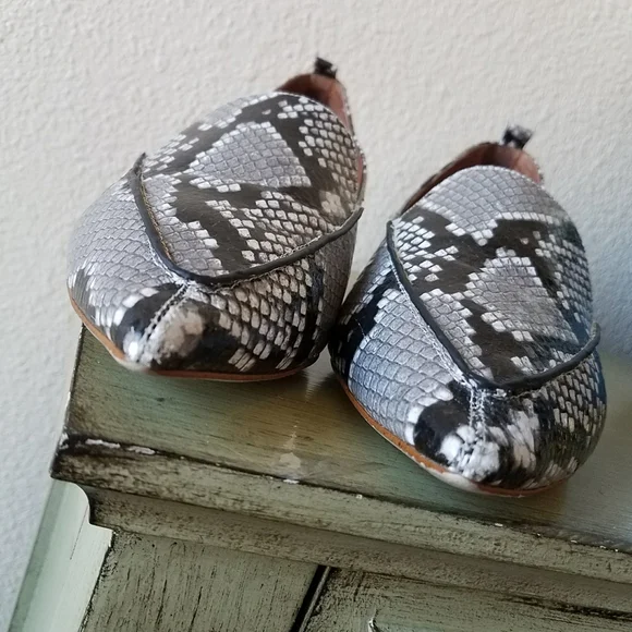 JEFFREY CAMPBELL VIONA LOAFER GREY SNAKE PRINT - Picture 4 of 15